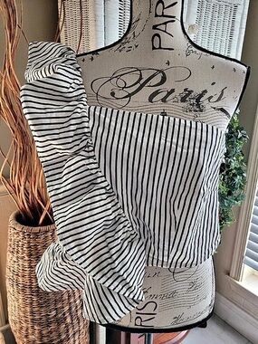 Striped Ruffle Blouse in White & Black Size XXL NWT